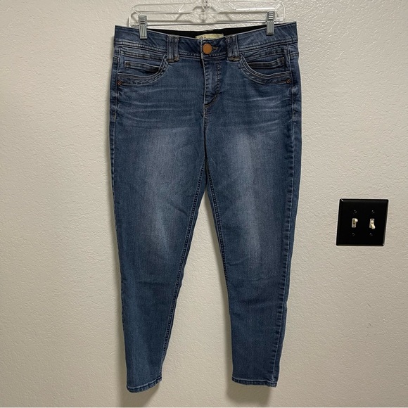 Democracy Medium Wash “ab” technology Skinny Jeans Size 10 - Picture 1 of 5